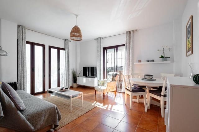 Apartamento de 2 habitaciones en Frigiliana en venta con piscina - 320.000 € (Ref: 9758368)