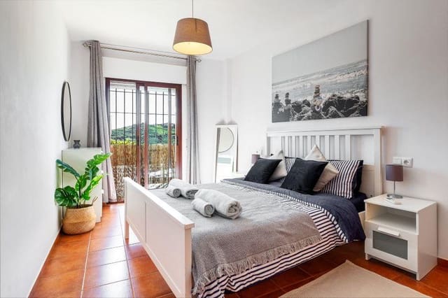 Apartamento de 2 habitaciones en Frigiliana en venta con piscina - 320.000 € (Ref: 9758368)