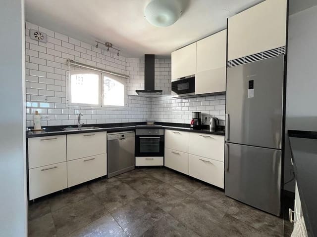 3 soveværelse Byhus til salg i Avda Pescia - Ctra de Frigiliana, Nerja med swimmingpool - € 339.000 (Ref: 9777144)