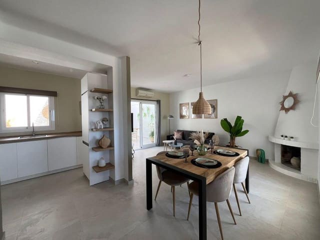 3 makuuhuone Omakotitalo myytävänä paikassa Burriana, Nerja mukana uima-altaan - 459 000 € (Ref: 9816550)