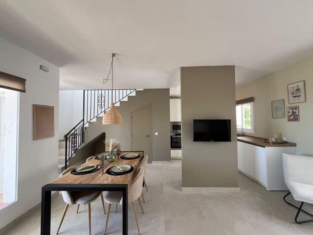 3 makuuhuone Omakotitalo myytävänä paikassa Burriana, Nerja mukana uima-altaan - 459 000 € (Ref: 9816550)