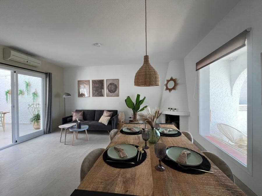 3 makuuhuone Omakotitalo myytävänä paikassa Nerja mukana uima-altaan - 459 000 € (Ref: 9816550)