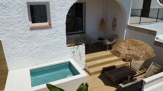 3 makuuhuone Omakotitalo myytävänä paikassa Burriana, Nerja mukana uima-altaan - 459 000 € (Ref: 9816550)