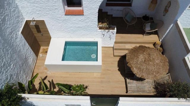3 makuuhuone Omakotitalo myytävänä paikassa Burriana, Nerja mukana uima-altaan - 459 000 € (Ref: 9816550)