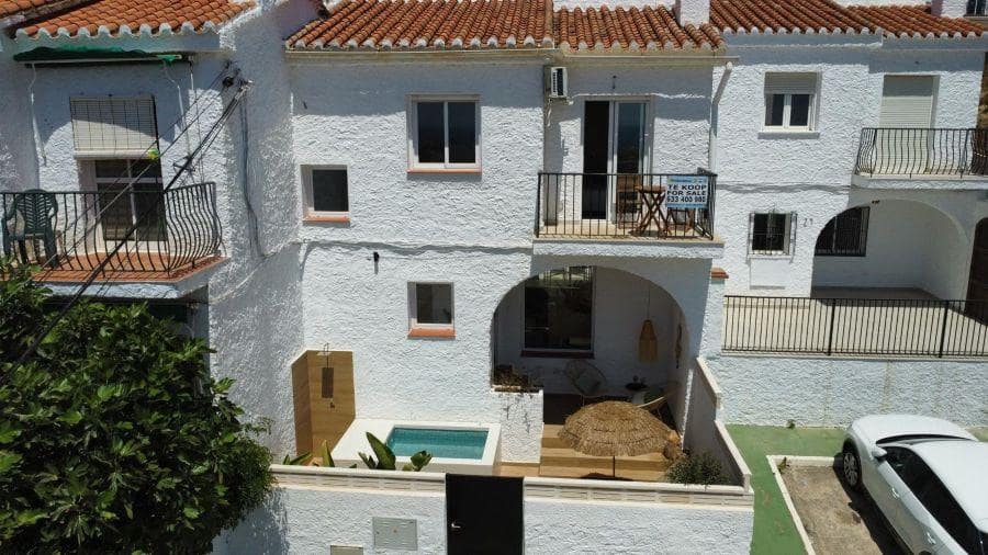 3 makuuhuone Omakotitalo myytävänä paikassa Nerja mukana uima-altaan - 459 000 € (Ref: 9816550)