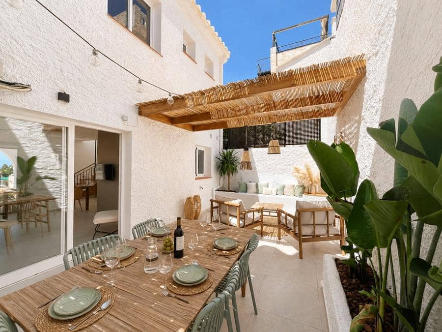 3 Zimmer Haus zu verkaufen in Nerja mit Pool - 459.000 € (Ref: 9821616)