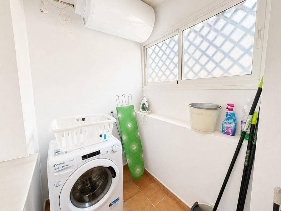 2 bedroom Apartment for sale in Nerja with pool - € 369,500 (Ref: 9850539)