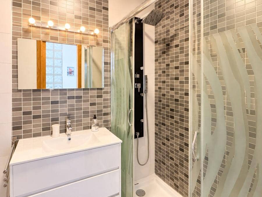 Apartamento de 2 habitaciones en Nerja en venta con piscina - 369.500 € (Ref: 9850539)