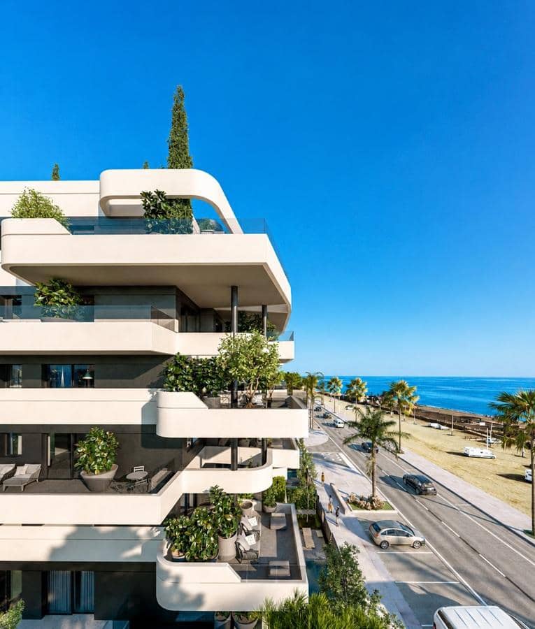 Apartamento de 2 habitaciones en Torre del Mar en venta con piscina garaje - 479.900 € (Ref: 9854649)