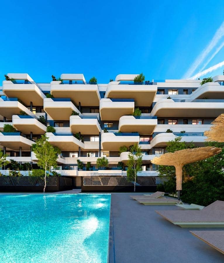 Apartamento de 2 habitaciones en Torre del Mar en venta con piscina garaje - 479.900 € (Ref: 9854649)