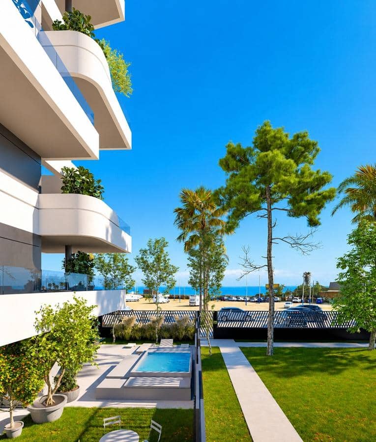 Apartamento de 2 habitaciones en Torre del Mar en venta con piscina garaje - 479.900 € (Ref: 9854649)