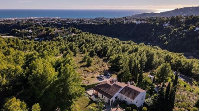 5 soveværelse Byhus til salg i Frigiliana med swimmingpool garage - € 1.050.000 (Ref: 9863941)