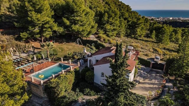 5 soveværelse Byhus til salg i Frigiliana med swimmingpool garage - € 1.050.000 (Ref: 9863941)