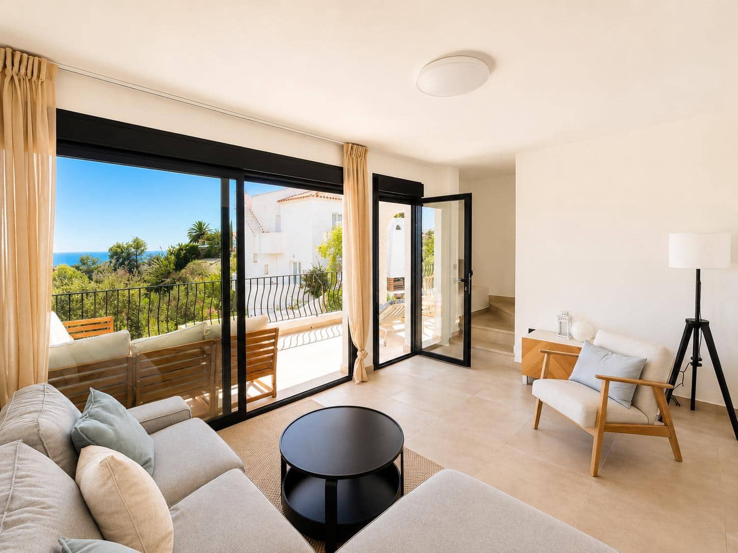 4 quarto Moradia para venda em Nerja com piscina garagem - 799 000 € (Ref: 9915045)