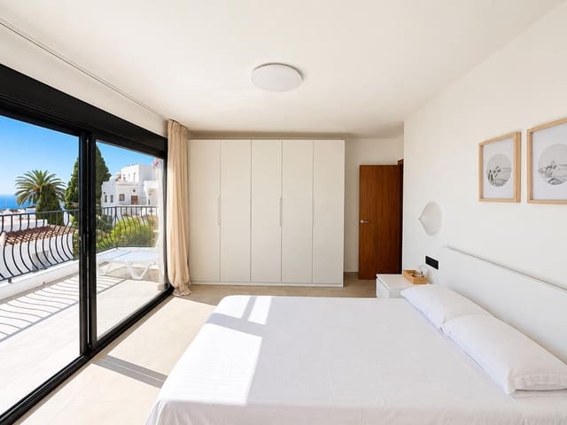 4 quarto Moradia para venda em Burriana, Nerja com piscina garagem - 799 000 € (Ref: 9915045)