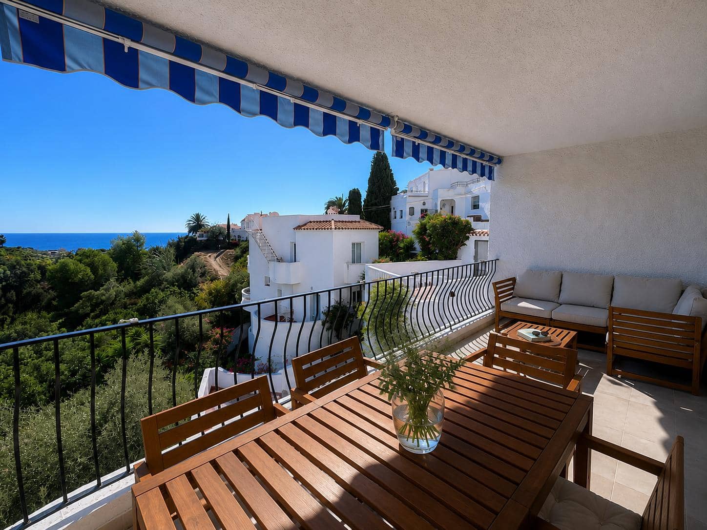 4 quarto Moradia para venda em Nerja com piscina garagem - 799 000 € (Ref: 9915045)
