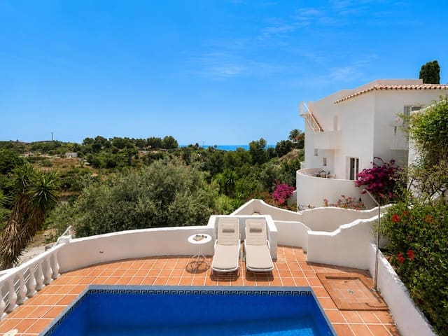 4 quarto Moradia para venda em Burriana, Nerja com piscina garagem - 799 000 € (Ref: 9915045)