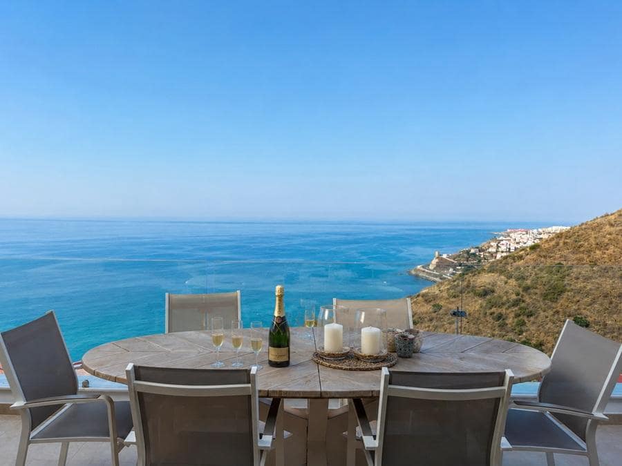 3 bedroom Apartment for sale in Nerja with pool garage - € 1,275,000 (Ref: 9935229)