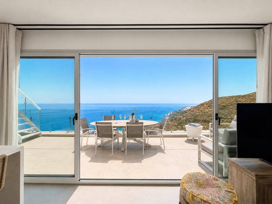 3 bedroom Apartment for sale in Nerja with pool garage - € 1,275,000 (Ref: 9935229)