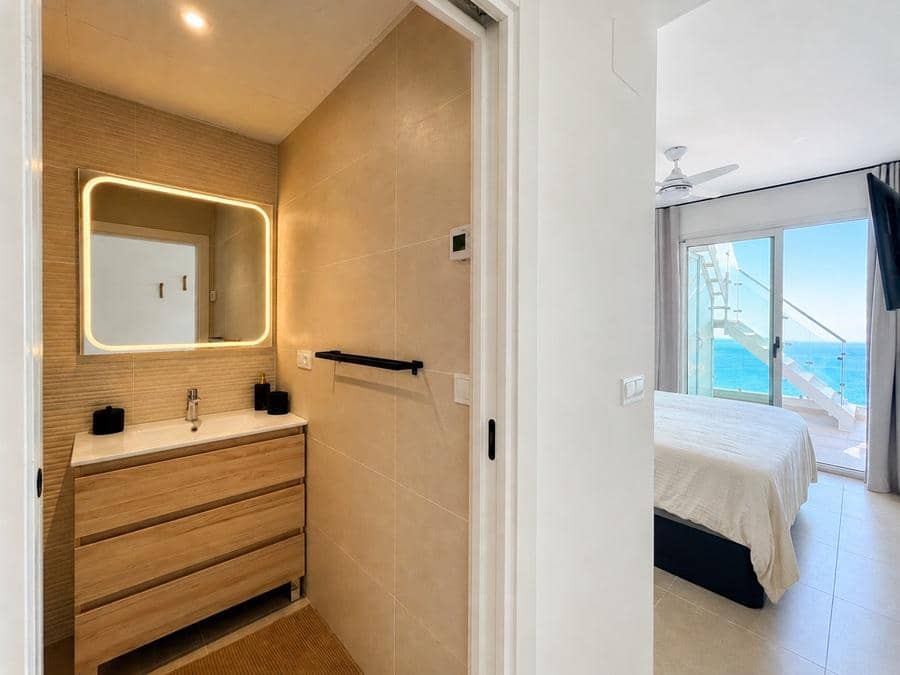 3 bedroom Apartment for sale in Nerja with pool garage - € 1,275,000 (Ref: 9935229)