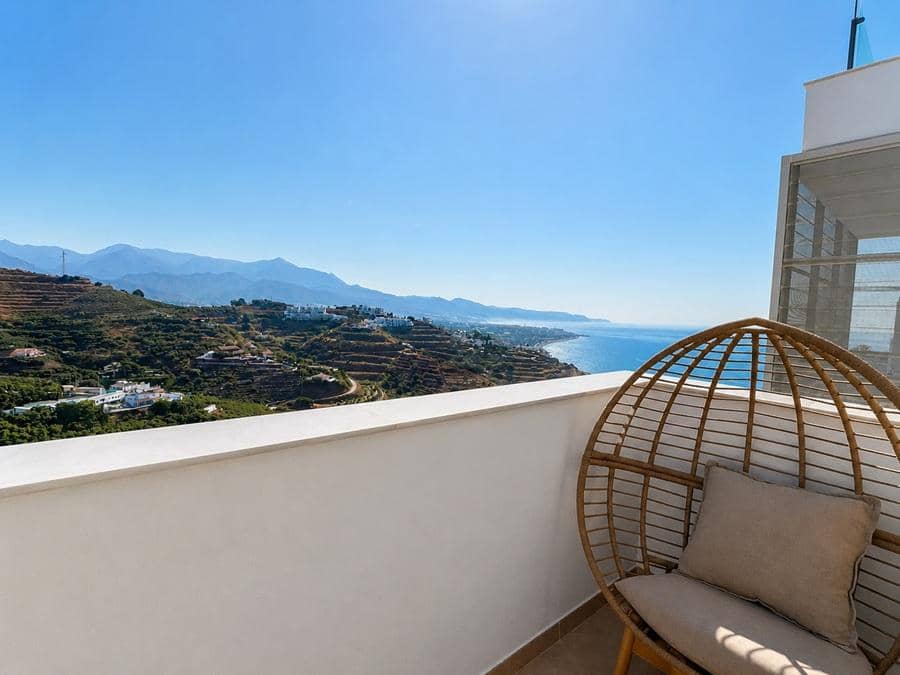 3 bedroom Apartment for sale in Nerja with pool garage - € 1,275,000 (Ref: 9935229)