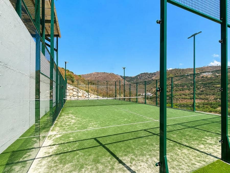 3 bedroom Apartment for sale in Nerja with pool garage - € 1,275,000 (Ref: 9935229)