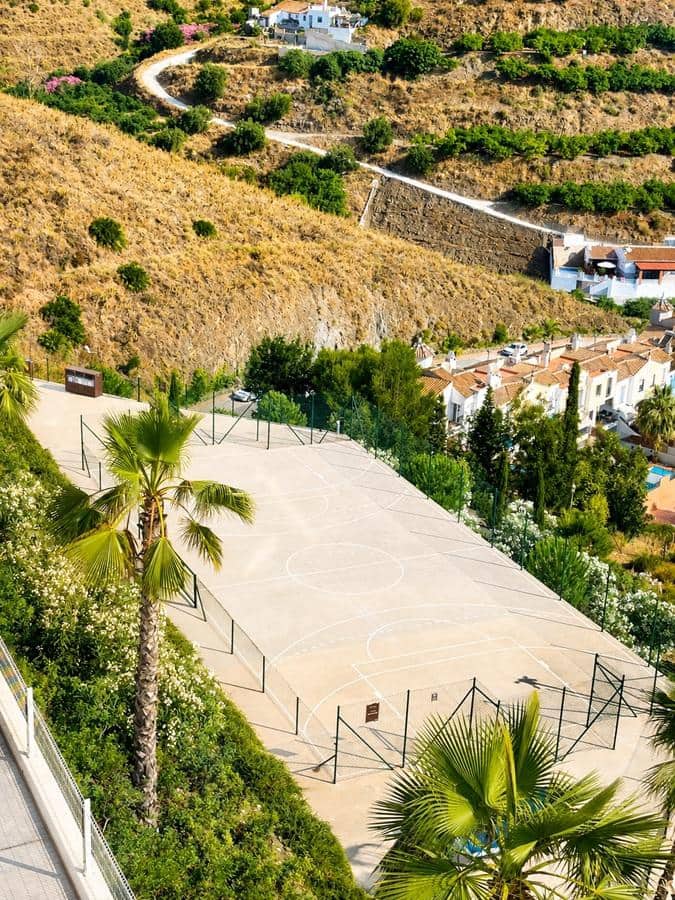 3 bedroom Apartment for sale in Nerja with pool garage - € 1,275,000 (Ref: 9935229)