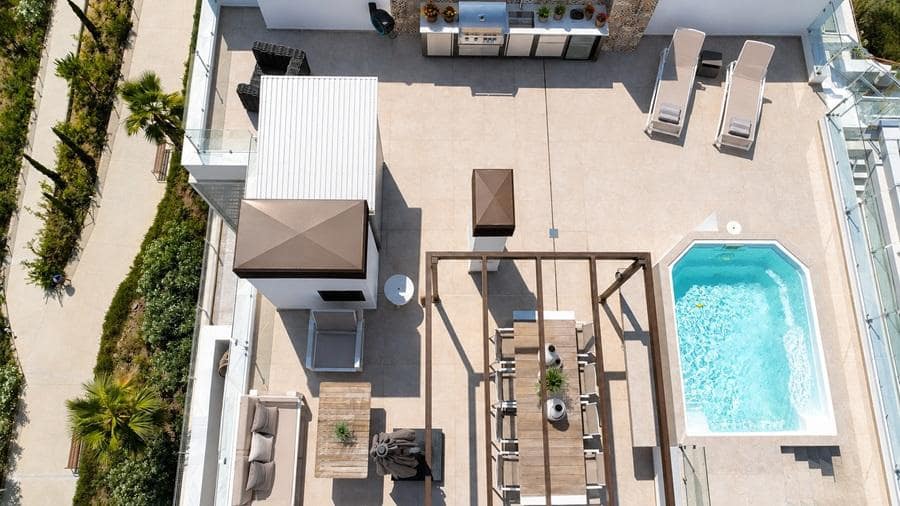3 bedroom Apartment for sale in Nerja with pool garage - € 1,275,000 (Ref: 9935229)