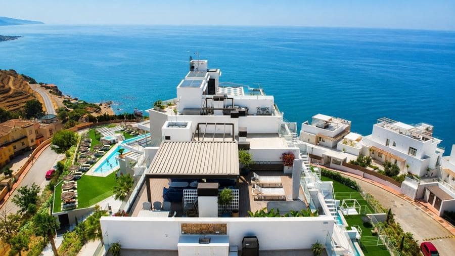 3 bedroom Apartment for sale in Nerja with pool garage - € 1,275,000 (Ref: 9935229)