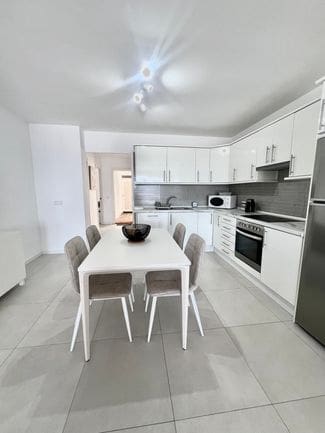 2 slaapkamer Strandappartement te huur in Illetas met zwembad garage - € 3.200 (Ref: 10004692)