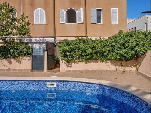 4 soveværelse Semi-Rækkehus til salg i Palma de Mallorca med swimmingpool garage - € 740.000 (Ref: 10141467)