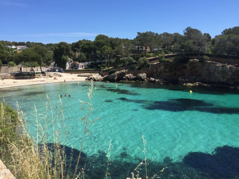 2 bedroom Beach Apartment for rent in Bendinat with pool - € 2,450 (Ref: 8757195)