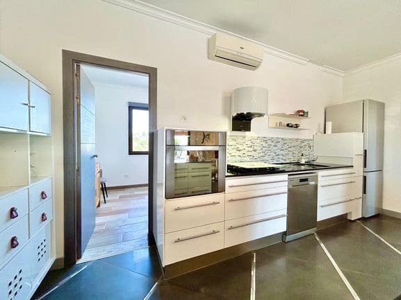 4 sypialnia Finka/Dom wiejski na sprzedaż w Llucmajor z basenem garażem - 860 000 € (Ref: 9424181)