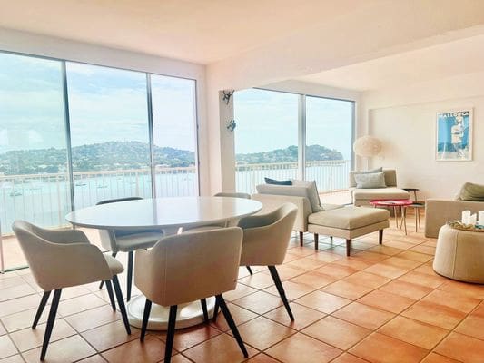 3 bedroom Beach Apartment for sale in Santa Ponsa with pool garage - € 1,200,000 (Ref: 9844790)