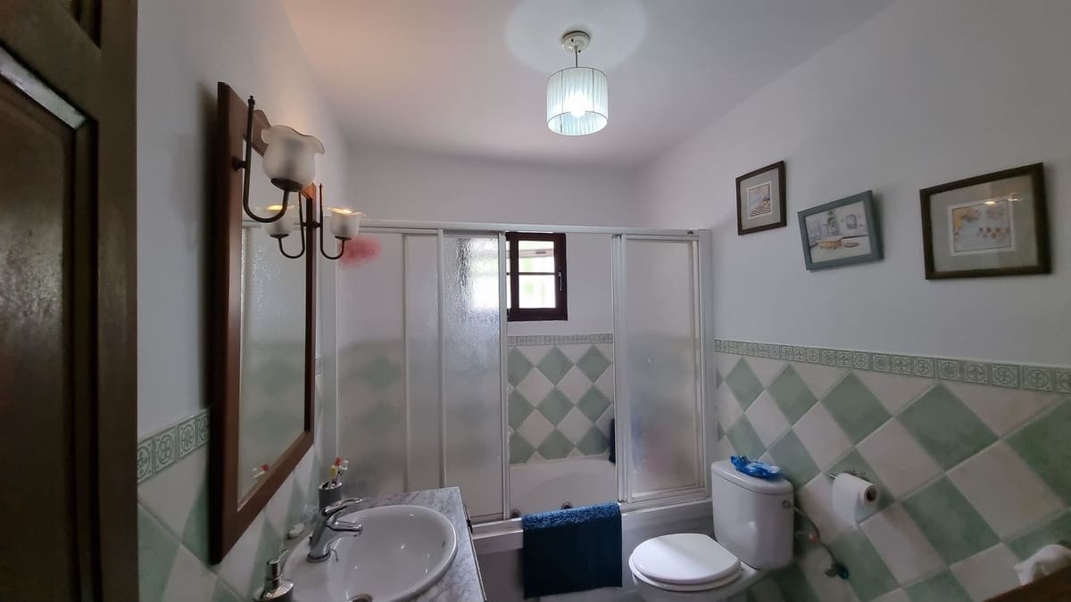 3 soveværelse Finca/Landehus til salg i Casares med swimmingpool - € 1.200.000 (Ref: 4319844)