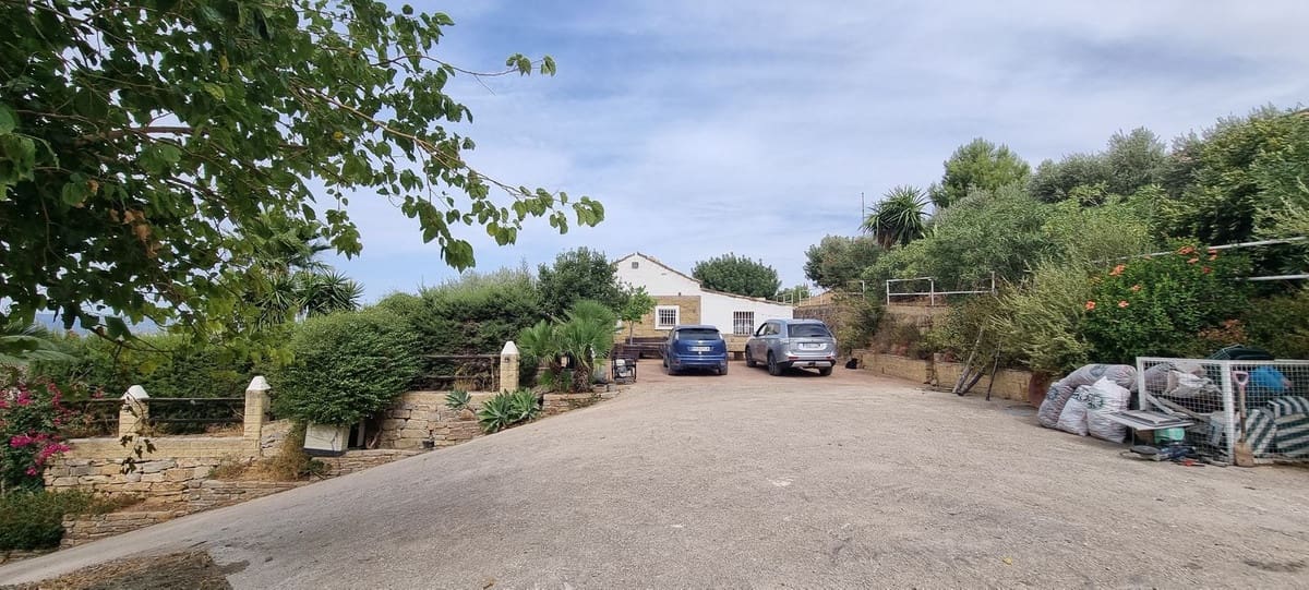 3 soveværelse Finca/Landehus til salg i Casares med swimmingpool - € 1.200.000 (Ref: 4319844)