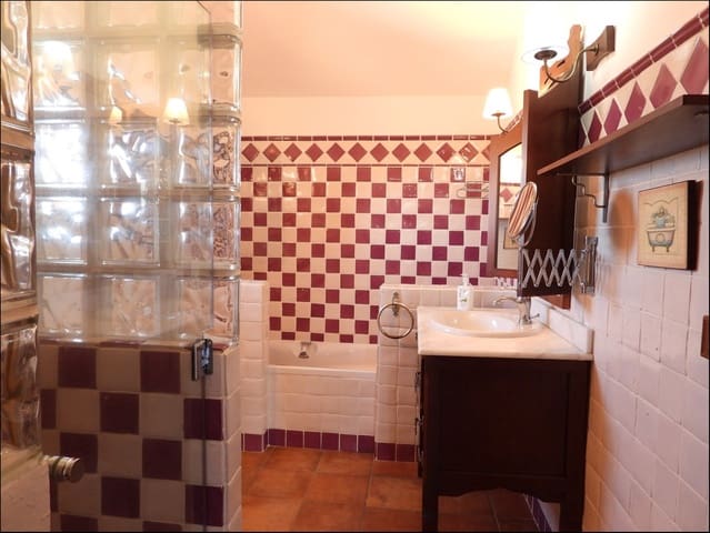 5 soveværelse Semi-Rækkehus til salg i La Duquesa / Puerto de la Duquesa, Manilva med swimmingpool garage - € 950.000 (Ref: 5325716)