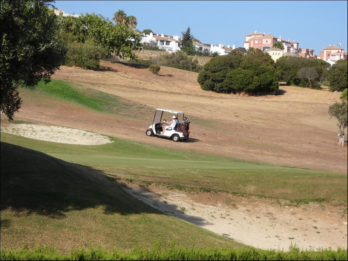 5 soverom Kjedet enebolig til salgs i La Duquesa / Puerto de la Duquesa med svømmebasseng garasje - € 950 000 (Ref: 5325716)