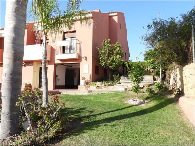 5 chambre Villa/Maison Semi-Mitoyenne à vendre à La Duquesa / Puerto de la Duquesa, Manilva avec piscine garage - 950 000 € (Ref: 5325716)