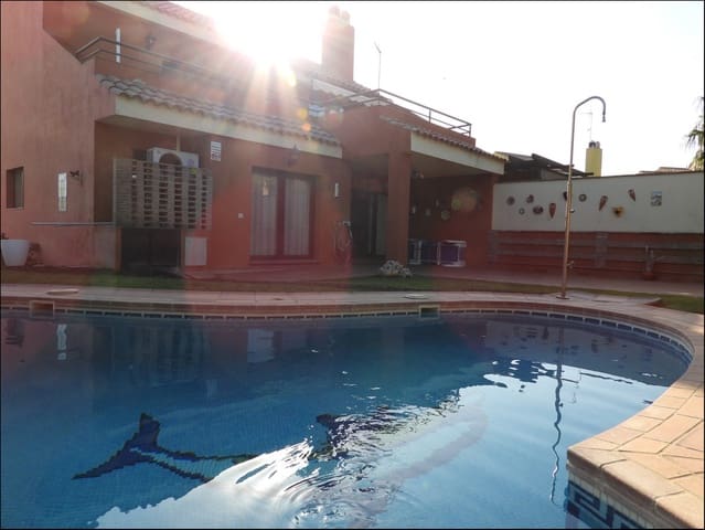 5 Zimmer Doppelhaus zu verkaufen in La Duquesa / Puerto de la Duquesa, Manilva mit Pool Garage - 950.000 € (Ref: 5325716)