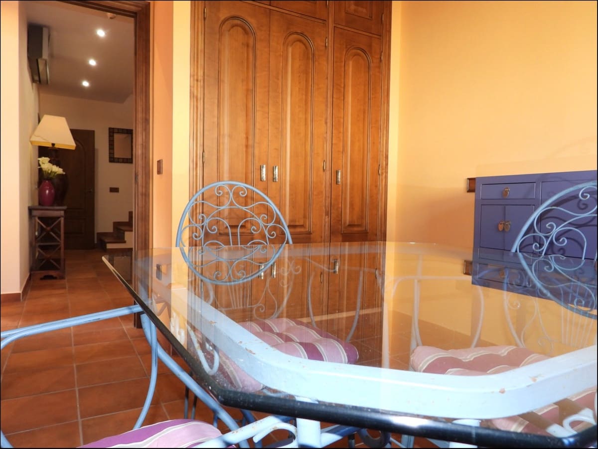 5 soveværelse Semi-Rækkehus til salg i La Duquesa / Puerto de la Duquesa med swimmingpool garage - € 950.000 (Ref: 5325716)