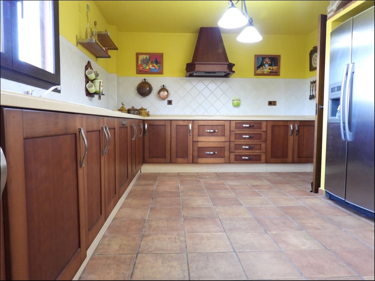 5 soveværelse Semi-Rækkehus til salg i La Duquesa / Puerto de la Duquesa med swimmingpool garage - € 950.000 (Ref: 5325716)