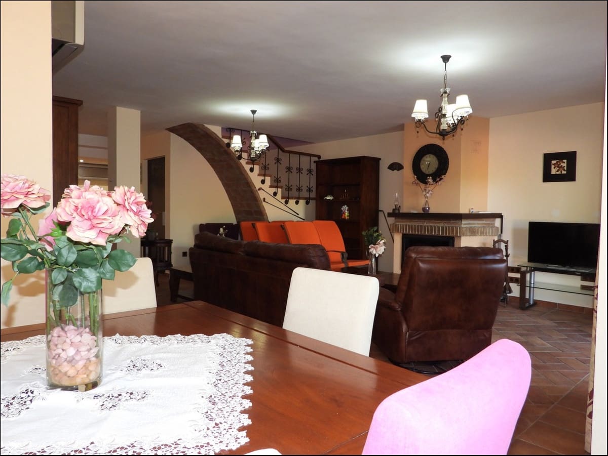 5 soveværelse Semi-Rækkehus til salg i La Duquesa / Puerto de la Duquesa med swimmingpool garage - € 950.000 (Ref: 5325716)