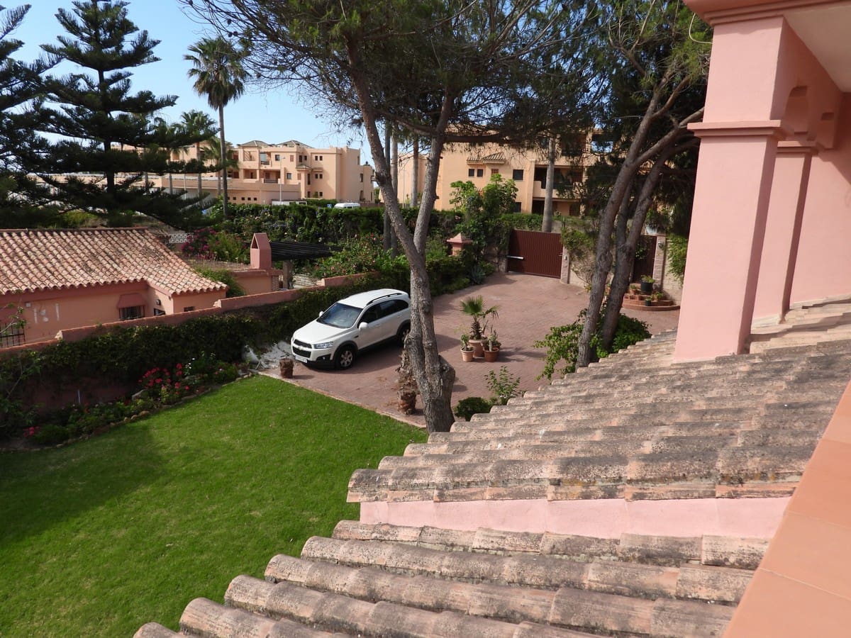 4 soveværelse Villa til salg i Bahia de Casares med swimmingpool garage - € 1.790.000 (Ref: 5339822)