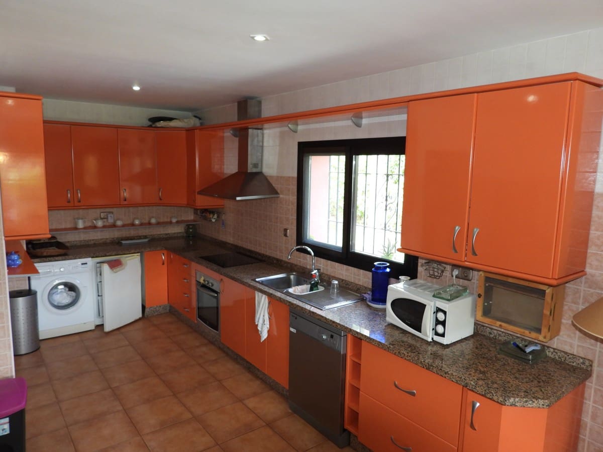 4 soveværelse Villa til salg i Bahia de Casares med swimmingpool garage - € 1.790.000 (Ref: 5339822)