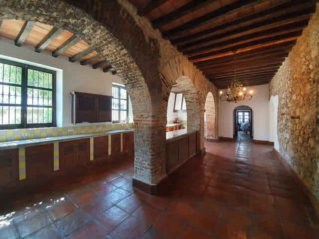 11 soveværelse Finca/Landehus til salg i San Enrique de Guadiaro, San Roque med swimmingpool garage - € 3.500.000 (Ref: 6073479)
