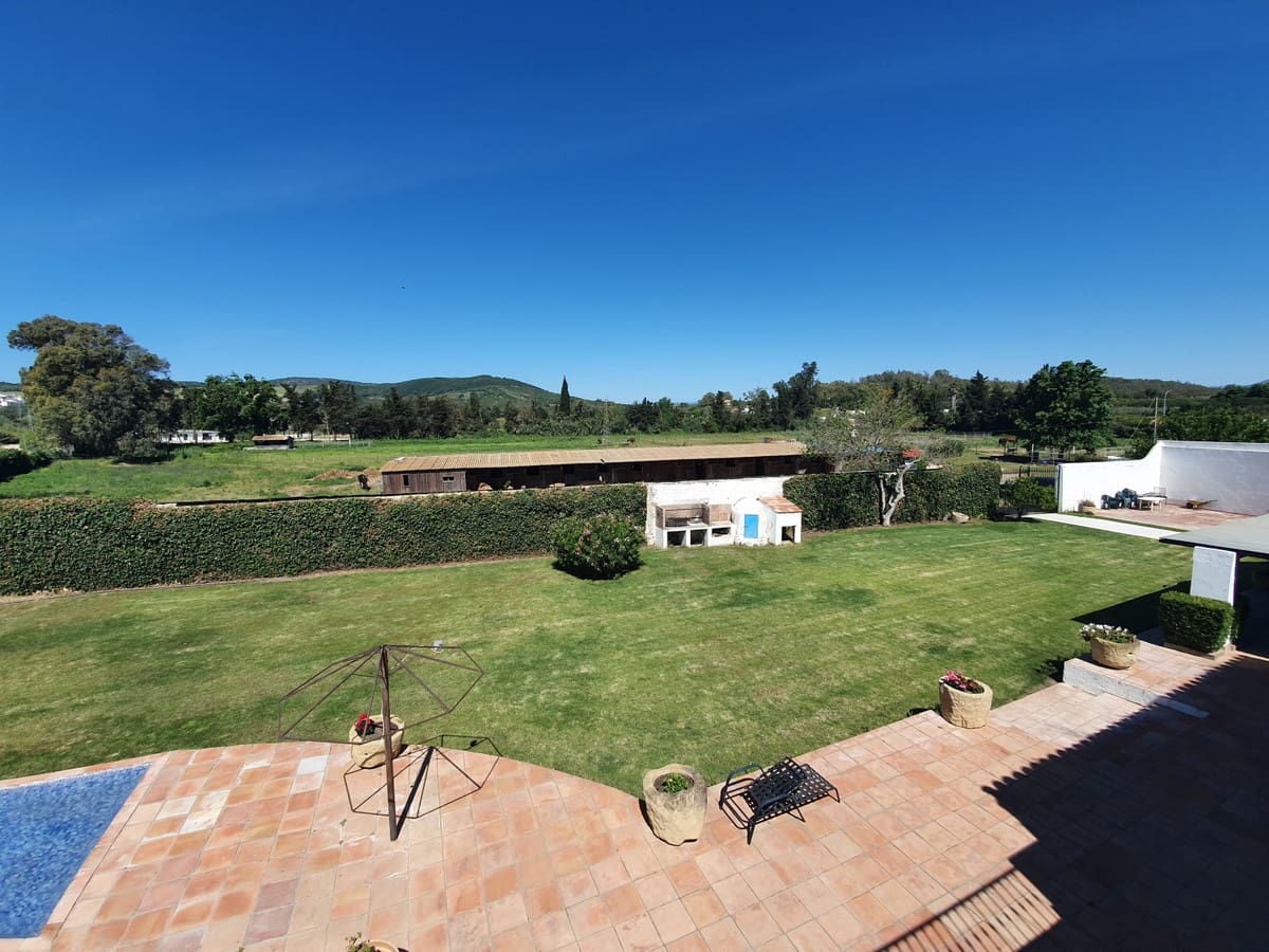 11 soveværelse Finca/Landehus til salg i San Enrique de Guadiaro med swimmingpool garage - € 3.500.000 (Ref: 6073479)