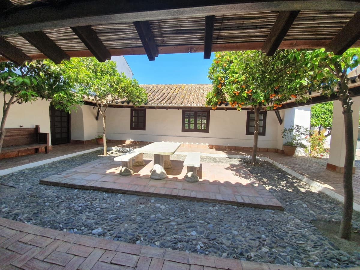 11 soveværelse Finca/Landehus til salg i San Enrique de Guadiaro med swimmingpool garage - € 3.500.000 (Ref: 6073479)