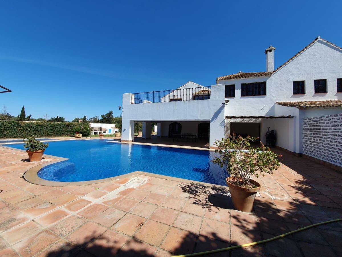11 soverom Finca/Herregård til salgs i San Enrique de Guadiaro med svømmebasseng garasje - € 3 500 000 (Ref: 6073479)