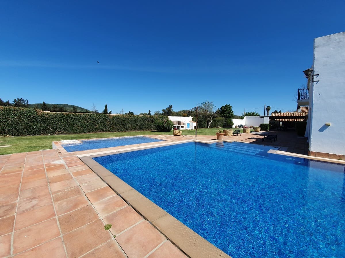 11 soverom Finca/Herregård til salgs i San Enrique de Guadiaro med svømmebasseng garasje - € 3 500 000 (Ref: 6073479)